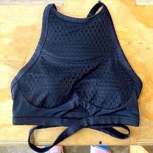 Chestee collarbone padded sports bra